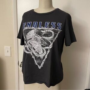 H&M gray blue graphic tee with blue accents Size M